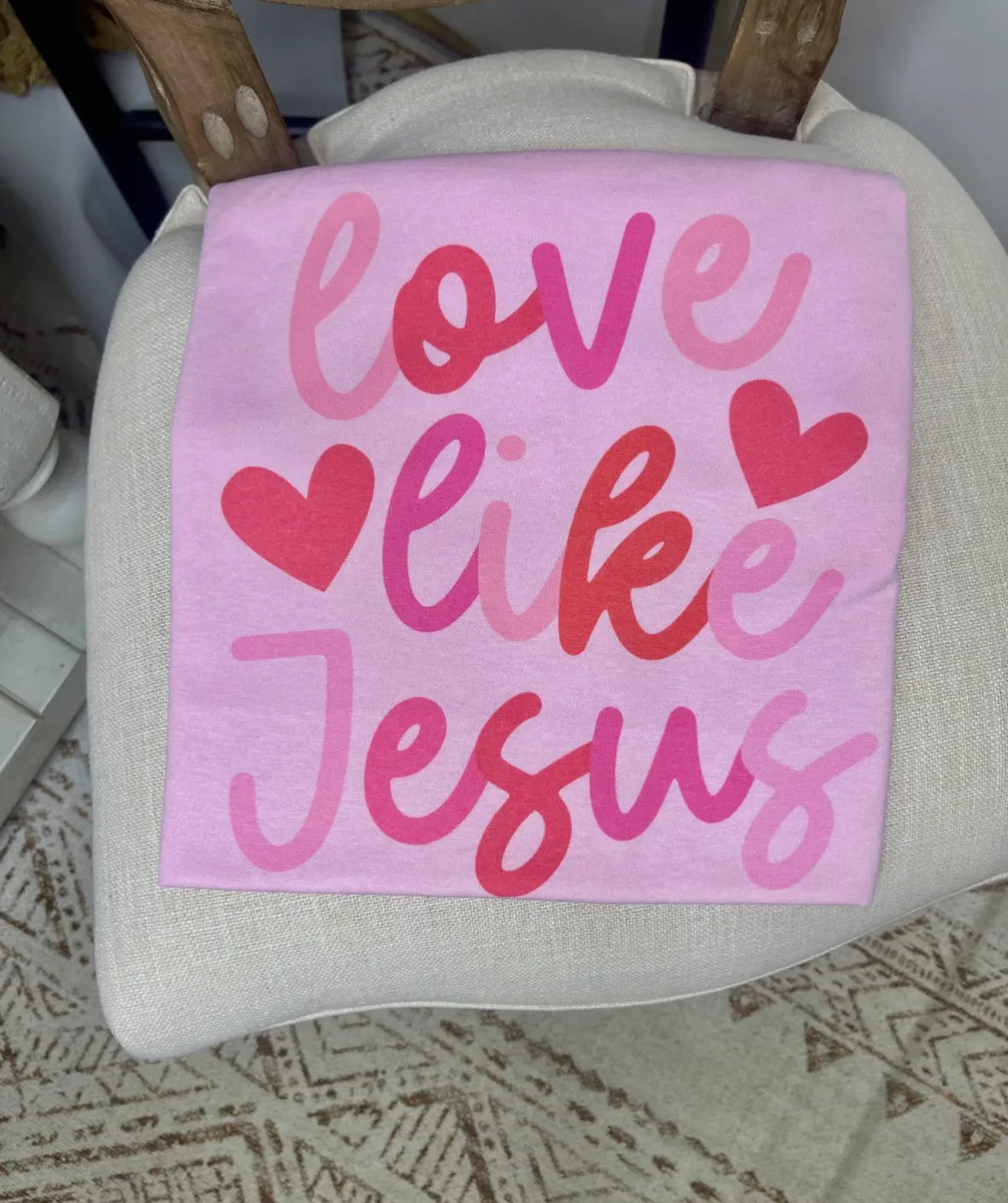 Love Like Jesus Graphic Tee